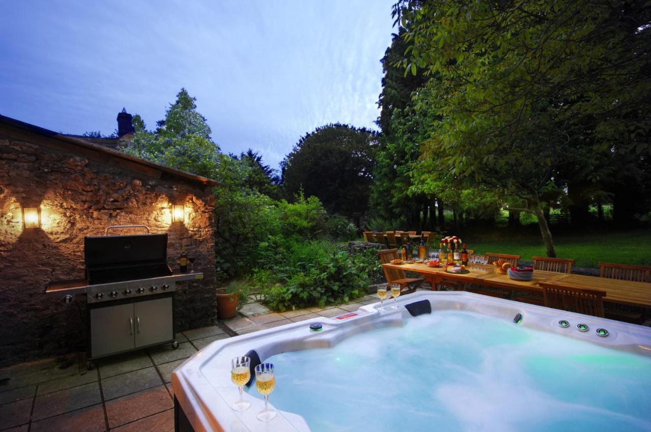 Topside House - Beautiful 7 Bedroom House With Hottub Wifi And Parking Near Bath Wells Frome Oakhill Eksteriør billede